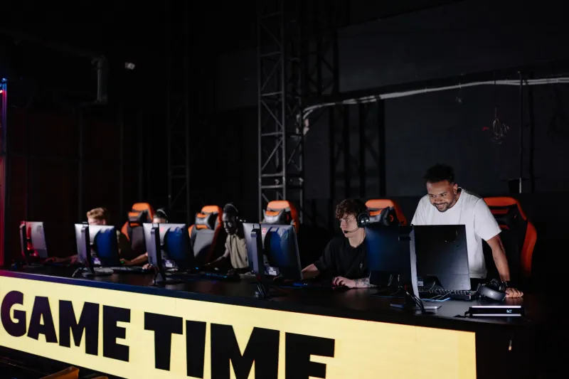Watch, Learn, Play: How Casino Streamers Turned Online Slots Into Must-See TV