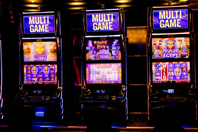 Slots vs. Table Games: Choosing the Right Path Through Your Casino Progression System