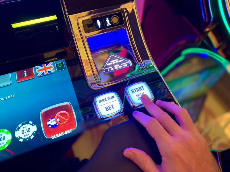 Stuck in the Middle: How Casinos Squeeze the Most Money Out of Mid-Level Players